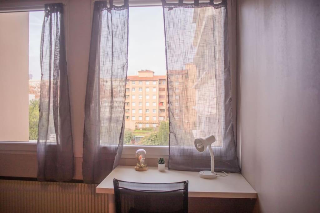 T2 Cosy & Moderne Avec Parking Prive Gratuit A Вильорбан Екстериор снимка