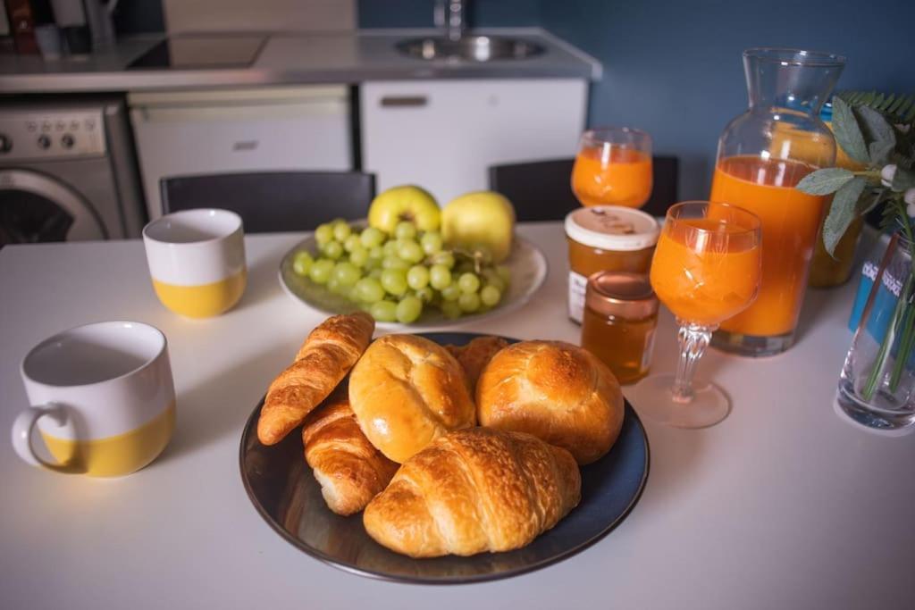 T2 Cosy & Moderne Avec Parking Prive Gratuit A Вильорбан Екстериор снимка